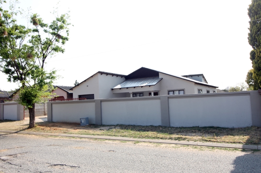 3 Bedroom Property for Sale in Riebeeckstad Free State